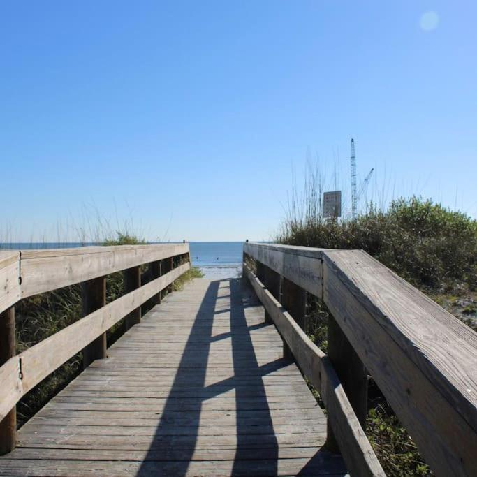 Beachside Retreat Awaits At Jacksonville Beach Exterior photo